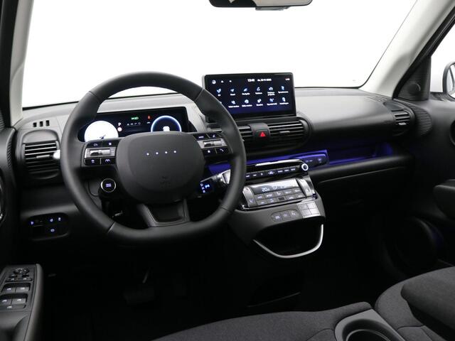 Hyundai INSTER Evolve Sky 49 kWh / ¤3000,- Voordeel / Snel Leverbaar / Warmtepomp / Stoel- & Stuurverwarming / Climate Control / Adaptive Cruise Control / / 3 Fase /