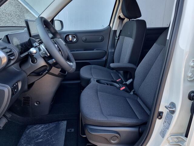 Hyundai INSTER Pulse + WTR 49 kWh / ¤3000,- Voordeel / Snel Leverbaar / Rijklaarprijs / Winter Pack / Keyless / Adaptive Cruise /
