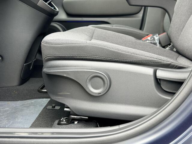 Hyundai INSTER Evolve 49 kWh LED Verlichting / 17 Inch / Dynamische Navigatie / Achteruitrijcamera / Parkeersensoren Voor + Achter /