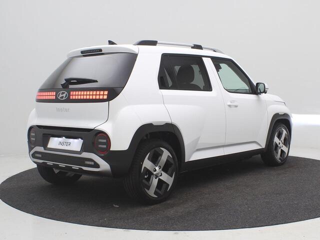 Hyundai INSTER Evolve Sky 49 kWh / ¤3000,- Voordeel / Snel Leverbaar / Warmtepomp / Stoel- & Stuurverwarming / Climate Control / Adaptive Cruise Control / / 3 Fase /
