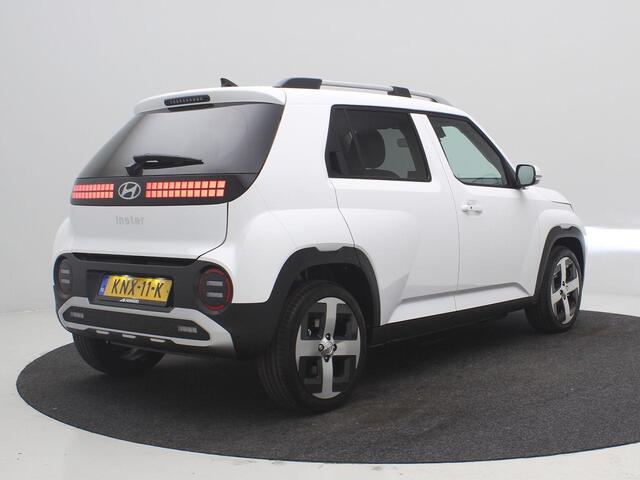 Hyundai INSTER Evolve 49 kWh / 1ste Eigenaar / Navigatie / Adaptieve Cruise Control / NL Auto / Fabrieksgarantie / Keyless Entry / 17" LMV / Dakrails / Historie aanwezig /