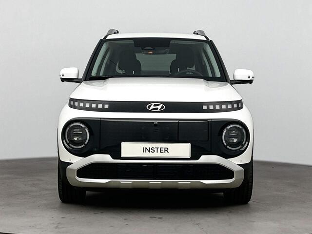 Hyundai INSTER Pulse Advanced 42 kWh | SNEL LEVERBAAR | €2000 INRUILPREMIE | 327KM ACTIERADIUS | PANORAMISCH SCHUIF-/KANTELDAK | STOELVERWARMING | STUURVERWARMING | DAKRAILING |