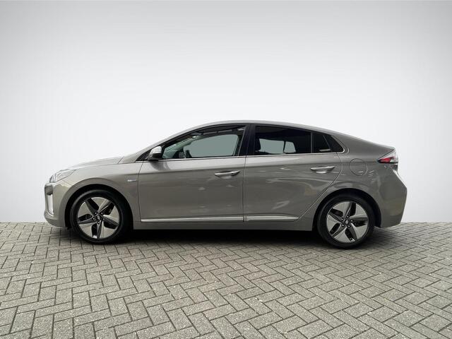 Hyundai IONIQ 1.6 GDi Comfort Plus | Adapt. Cruise Control | Apple Carplay/Android Auto | Keyless Entry | Navigatie | Camera | Premium Audio | Rijklaarprijs!