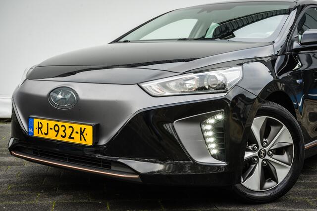 Hyundai IONIQ Comfort EV Navigatie/ Carplay/ Camera/ Adapt. cruise/ Dab/ Climate control