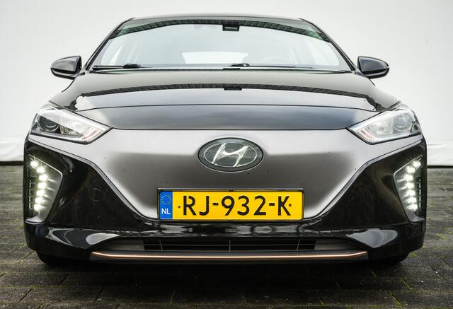 Hyundai IONIQ Comfort EV Navigatie/ Carplay/ Camera/ Adapt. cruise/ Dab/ Climate control