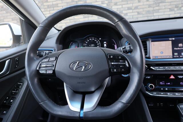 Hyundai IONIQ 1.6 GDi First Edition | Camera | Navi | Carplay | Schuifdak |