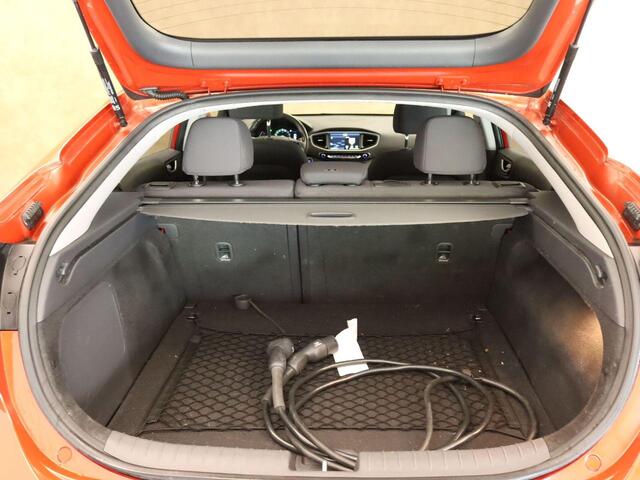 Hyundai IONIQ Comfort EV - ORIGINEEL NEDERLANDSE AUTO - SOH 100%!! - ACHTERUITRIJ CAMERA - NAVIGATIE - PARKEERSENSOREN ACHTER - ADAPTIVE CRUISE CONTROL - KEYLESS ENTRY & START