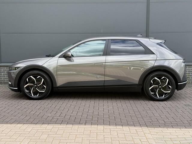 Hyundai IONIQ 5 Connect+ 77.4 kWh / Trekhaak / 1600KG Trekgewicht / Elektrische Stoelen / Stoel+Stuur Verwarming / Elektrische Achterklep / Keyless /