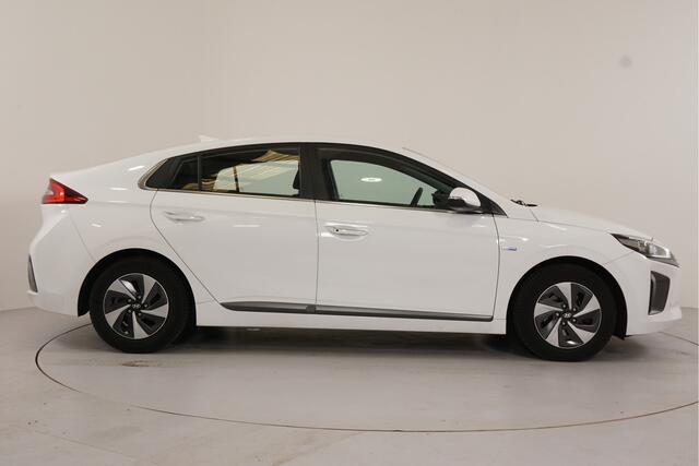 Hyundai IONIQ 1.6 GDi First Edition | Cruise adaptief | Lane departure |