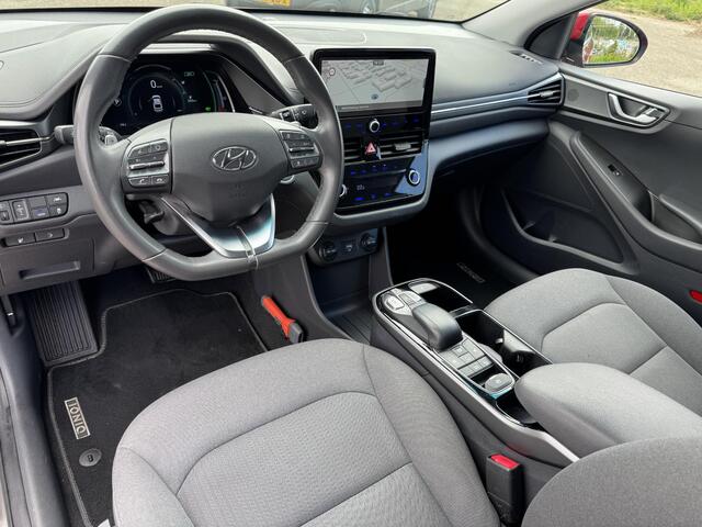 Hyundai IONIQ Comfort EV 38 kWh | Navigatie | Camera | Adapt. Cruise Control | Apple Carplay/Android Auto | Keyless Entry | Rijklaarprijs!