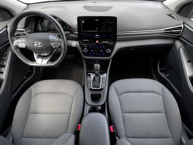 Hyundai IONIQ 1.6 GDi PHEV Comfort Smart Automaat / Dealer onderhouden / Weinig km / Accu SoH 100% / EAER 52km / Bluelink navigatie / Apple Carplay Android /