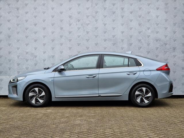 Hyundai IONIQ 1.6 GDi Automaat | Camera | Navi | Clima | Infinity Audio | Apple CarPlay/Android Auto | 16" Velgen | Licht-/Regensensor | PDC | Cruise | LED |