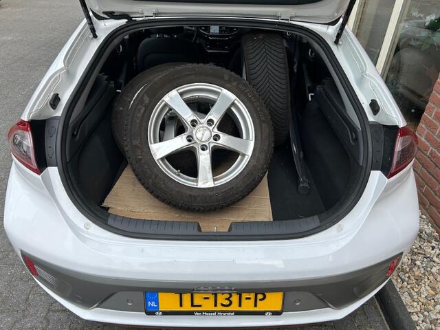 Hyundai IONIQ Comfort EV LEES TEKST / AIRCO KAPOT, HANDEL/EXPORT