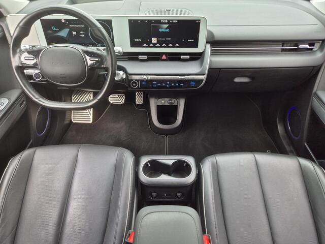 Hyundai IONIQ 5 Lounge AWD 73 kWh Automaat / SOH 100% / Panoramadak / Elektrische achterklep / Trekgewicht 1600 kg / Stuur-, Stoel en Achterbankverwarming / Rondomzicht camera / Warmtepomp / Bose Audio Systeem /