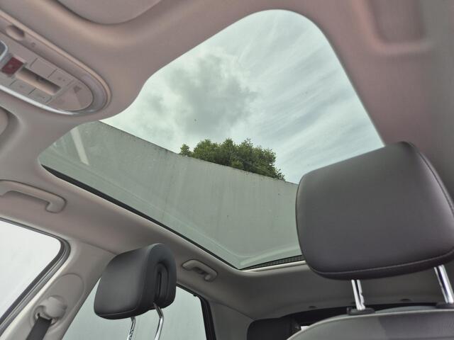 Hyundai IONIQ 5 Lounge AWD 73 kWh Automaat / SOH 100% / Panoramadak / Elektrische achterklep / Trekgewicht 1600 kg / Stuur-, Stoel en Achterbankverwarming / Rondomzicht camera / Warmtepomp / Bose Audio Systeem /