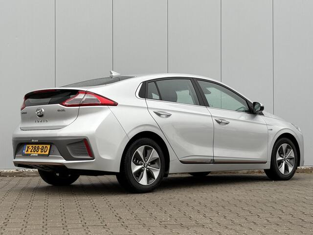 Hyundai IONIQ Comfort SOH 100% / Airco / Automaat / Stoelverwarming / All Season banden / Apple Carplay/Android Auto / Navigatiesysteem full map /