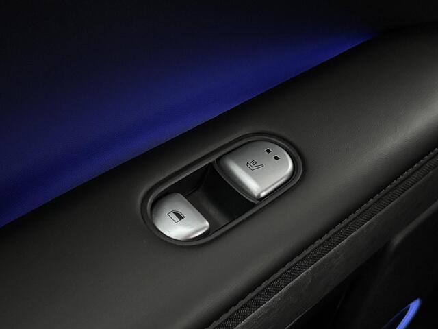 Hyundai IONIQ 5 Lounge 73kWh Automaat / Accu SOH 100% / Fabrieksgarantie tot 9-2026 / Dealer onderhouden / WLTP 451 km / 1.600 kg Trekgewicht / Elektrische klep en stoelen / Stuur-, stoel- en achterbankverwarming /