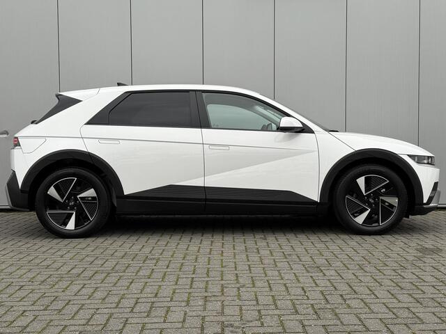 Hyundai IONIQ 5 Connect Limited 84 kWh / 1500 Voordeel / Stoel- & Stuurverwarming / Achteruitrijcamera / Parkeersensoren Voor + Achter /