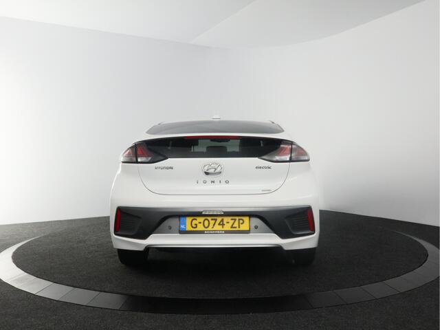 Hyundai IONIQ Premium EV 38 kWh | Facelift | Navi | Leder | 16'' velgen | Stoelen geventileerd/verwarmd |