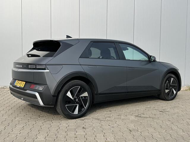 Hyundai IONIQ 5 Connect 84 kWh / Cruise Control Adaptief / Climate Control / Stoel en Stuurwiel verwarming voorzijde / Navigatie /