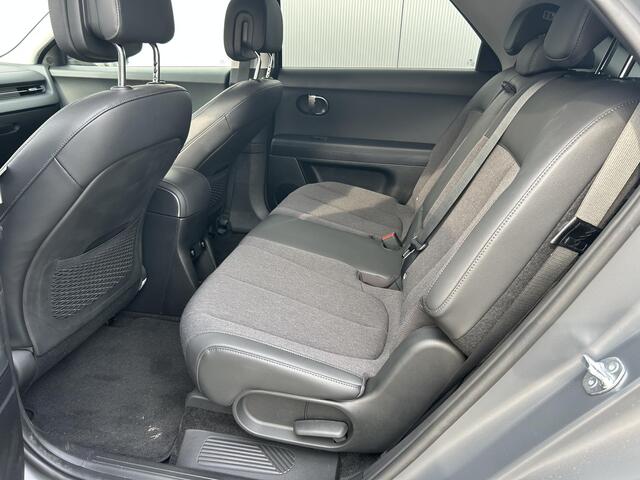 Hyundai IONIQ 5 Connect 84 kWh / Cruise Control Adaptief / Climate Control / Stoel en Stuurwiel verwarming voorzijde / Navigatie /