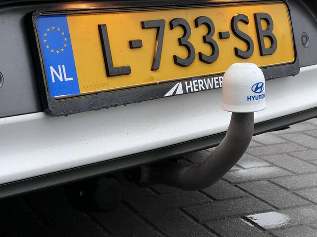 Hyundai IONIQ 1.6 GDi PHEV Premium Automaat / Dealer onderhouden / Batterijgarantie 8 jaar 160.000 km / Afneembare trekhaak 750 kg / Leder / Stoelventilatie / Stuur-, stoel- en achterbankverwarming / Infinity audio / Apple Carplay Android / 16" LM + All Season banden /
