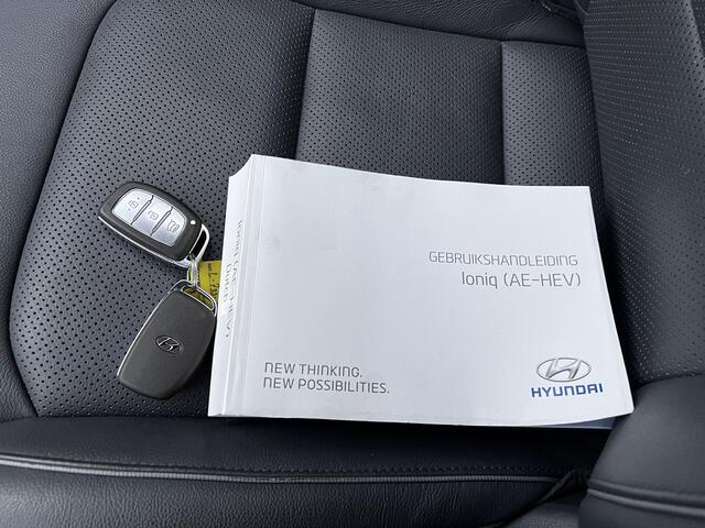 Hyundai IONIQ 1.6 GDi PHEV Premium Automaat / Dealer onderhouden / Batterijgarantie 8 jaar 160.000 km / Afneembare trekhaak 750 kg / Leder / Stoelventilatie / Stuur-, stoel- en achterbankverwarming / Infinity audio / Apple Carplay Android / 16" LM + All Season banden /