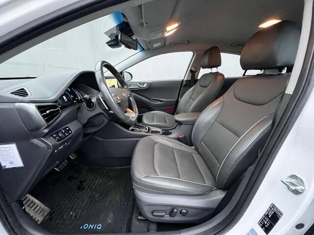 Hyundai IONIQ 1.6 GDi PHEV Premium Automaat / Dealer onderhouden / Batterijgarantie 8 jaar 160.000 km / Afneembare trekhaak 750 kg / Leder / Stoelventilatie / Stuur-, stoel- en achterbankverwarming / Infinity audio / Apple Carplay Android / 16" LM + All Season banden /