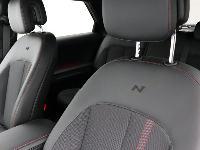 Hyundai IONIQ 5 N Line Edition 84 kWh / 3 Fase / Trekhaak / 1600KG Trekgewicht / N-Line Exterieur & Interieur / 20" LMV / Full LED verlichting / Automatische Achterklep / Warmtepomp /