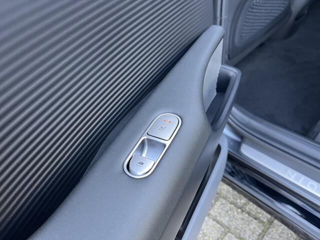 Hyundai IONIQ 6 Business 77.4 kWh / achterstoelen verwarmd / lichtmetalen velgen 20" / lederen/stof bekleding /