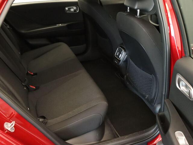 Hyundai IONIQ 6 Style 53 kWh SOH 99.3%! - ORIGINEEL NEDERLANDSE AUTO - 350KM ACTIERADIUS - ELEKTRISCHE ACHTERKLEP - APPLE CARPLAY/ANDROID AUTO - NAVIGATIE FULL-MAP - ADAPTIEVE CRUISE CONTROL - KEYLESS ENTRY/START - PARKEERSENSOREN VOOR EN ACHTER - LICHTMETALEN VELGEN 