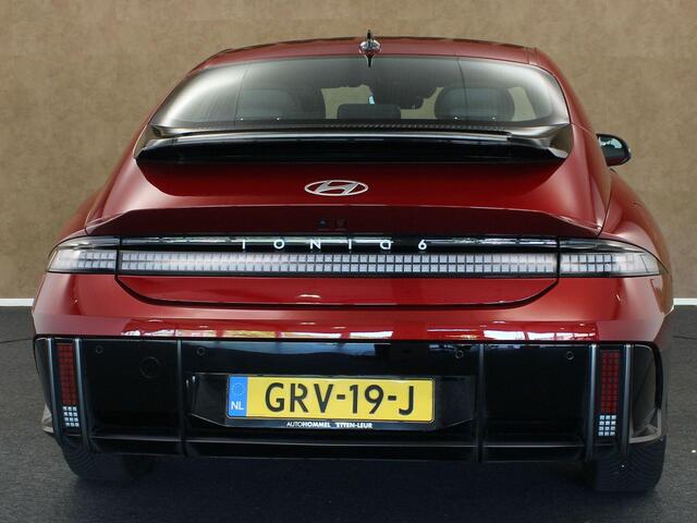 Hyundai IONIQ 6 Style 53 kWh SOH 99.3%! - ORIGINEEL NEDERLANDSE AUTO - 350KM ACTIERADIUS - ELEKTRISCHE ACHTERKLEP - APPLE CARPLAY/ANDROID AUTO - NAVIGATIE FULL-MAP - ADAPTIEVE CRUISE CONTROL - KEYLESS ENTRY/START - PARKEERSENSOREN VOOR EN ACHTER - LICHTMETALEN VELGEN 