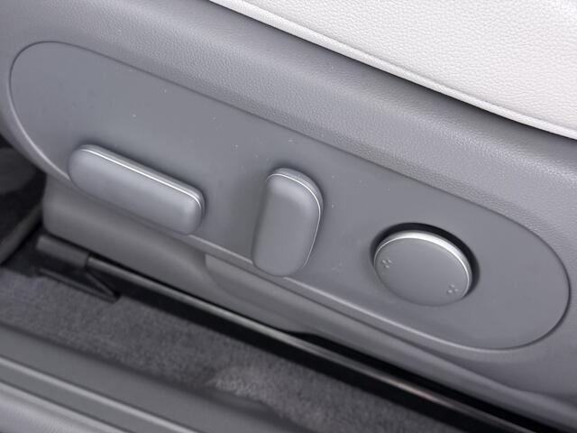 Hyundai IONIQ 5 58 kWh SOH 100% Leer 19"lm Camera Connect+ Warmtepomp Elektr.Stoelen+Stuur-Verwarmd Adaptive-Cruise- Head-up display Bose-HiFi Navi Apple/Android Carplay PDC-v/a Snelweg-assist Spoorassist Accu verwarm-syst. Elektr.-A-klep LED-v/a Blindspot Dodehoekass 