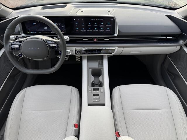 Hyundai IONIQ 6 Lounge 77.4 kWh | Lederen bekleding | Warmtepomp & V2L | Geïntegreerde navigatie | Apple Carplay & Android Auto | Adaptieve Cruisecontrol | Camera | Warmtepomp | Stoel & stuur verwarming | Premium audio BOSE |
