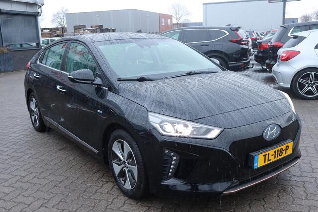 Hyundai IONIQ Premium EV 90% SOH, Navigatie, Camera, Cruise control, Climate control, Stoel- en stuurverwarming