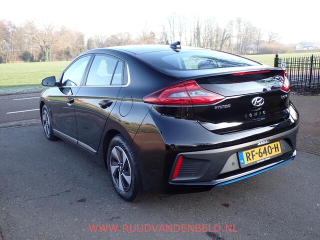 Hyundai IONIQ 1.6 GDi ACC / KEYLESS / CARPLAY / CAMERA / NAVI / CRUISE
