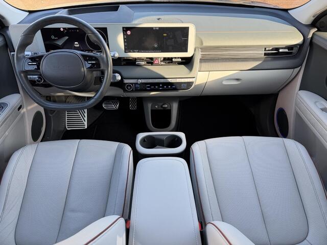 Hyundai IONIQ 5 Lounge 73kWh / Fabrieksgarantie tot 11-2026 / Dealer Onderhouden / HUD / BOSE / 360 Camera / Stoel Verwarming / Stoel Verkoeling / Stoel Ventilatie / Elektr. Stoelen + Memory / Achterbank Verwarming / Elektr. Achterklep / Dodehoek Detectie / Apple Carpl