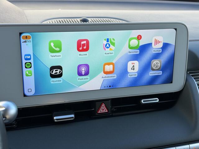 Hyundai IONIQ 5 Lounge 73kWh / Fabrieksgarantie tot 11-2026 / Dealer Onderhouden / HUD / BOSE / 360 Camera / Stoel Verwarming / Stoel Verkoeling / Stoel Ventilatie / Elektr. Stoelen + Memory / Achterbank Verwarming / Elektr. Achterklep / Dodehoek Detectie / Apple Carpl