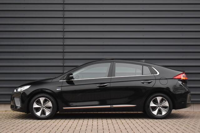 Hyundai IONIQ Premium EV | Schuif/kanteldak | Adaptive cruise control | Lederen Bekleding | Stoelverwarming V+A | Stoelventilatie |
