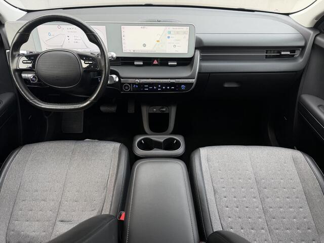 Hyundai IONIQ 5 Connect 73kWh / SOH 97.5 % / Fabrieksgarantie tot 11-2026 / Dealer Onderhouden / Batterij Garantie 8 Jaar / Warmtepomp / CCS Snel Laden / Adaptieve Cruise / Camera / Navigatie / BOSE / Dode hoek Detectie / Stoel Verwarming / Stuurwiel Verwaring /