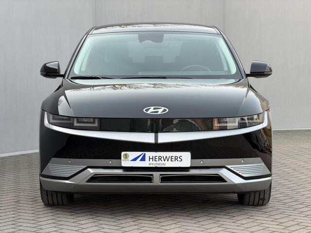 Hyundai IONIQ 5 Connect 73kWh / SOH 97.5 % / Fabrieksgarantie tot 11-2026 / Dealer Onderhouden / Batterij Garantie 8 Jaar / Warmtepomp / CCS Snel Laden / Adaptieve Cruise / Camera / Navigatie / BOSE / Dode hoek Detectie / Stoel Verwarming / Stuurwiel Verwaring /