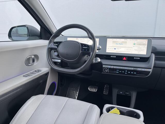 Hyundai IONIQ 5 Lounge 73kWh Automaat / Panoramadak / Achterstoelen verwarmd / Apple Carplay/Android Auto / Lichtmetalen velgen 20" /