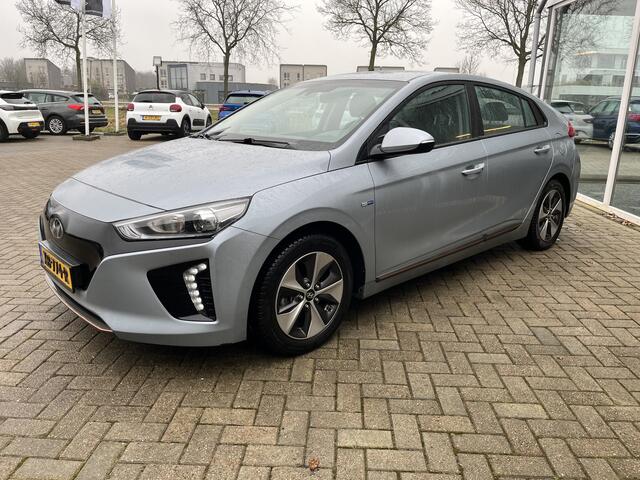Hyundai IONIQ Comfort EV / Stoelverwarming / Cruise / Carplay / Led / Lmv