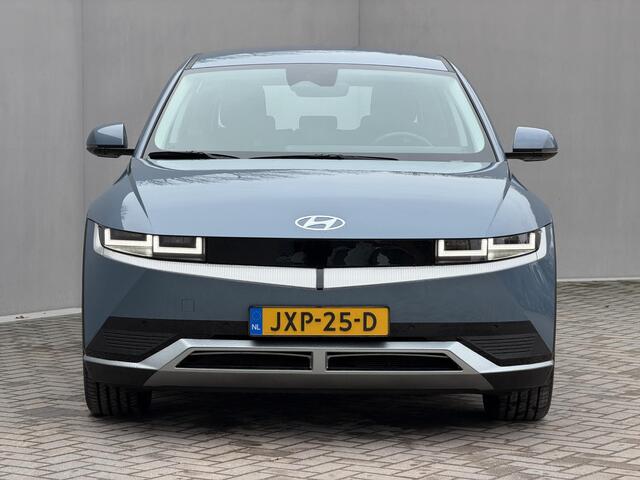 Hyundai IONIQ 5 Connect 77.4 kWh Automaat / Afneembare Trekhaak 1600kg trekgewicht / Dealer onderhouden / Fabrieksgarantie tot 12-2027 / 8 Jaar Batterij Garantie / Warmtepomp / Camera / Navigatie / Stoel & Stuurwiel Verwarming / Adaptieve Cruise / Apple Carplay & Andro