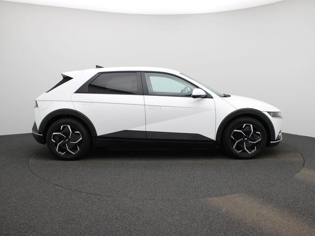 Hyundai IONIQ 5 77.4kWh Core | Navigatie | Apple & Android Carplay | Trekhaak Afneembaar | Climate Control | Parkeersensoren Voor & Achter | Achteruitrijcamera | Stoelverwarming | Adaptieve Cruise Control |