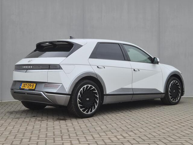 Hyundai IONIQ 5 Lounge 73kWh Automaat / 8 jaar Batterij Garantie / Dealer onderhouden / Fabrieksgarantie to 12-2026 / Accu SOH 100% / WLTP bereik 451 km bereik / CCS Snellader / Warmtepomp / Head Up Display / Trekgewicht 1600 kg / Elektrische achterklep / Stuur-, Stoe