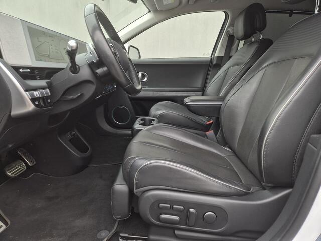 Hyundai IONIQ 5 Lounge 73kWh Automaat / 8 jaar Batterij Garantie / Dealer onderhouden / Fabrieksgarantie to 12-2026 / Accu SOH 100% / WLTP bereik 451 km bereik / CCS Snellader / Warmtepomp / Head Up Display / Trekgewicht 1600 kg / Elektrische achterklep / Stuur-, Stoe