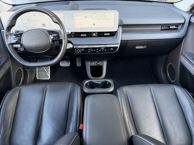 Hyundai IONIQ 5 Lounge 73kWh Automaat / Fabrieksgarantie tot 09-2027 / Dealer Onderhouden / 8 Jaar Batterij Garantie / Warmtepomp / HUD / BOSE / 360 Camera / Elektr. Stoelen / Stoel Verwarming / Stuurwiel Verwarming / Stoel Ventilatie / Dodehoek Detectie / Lederen Be