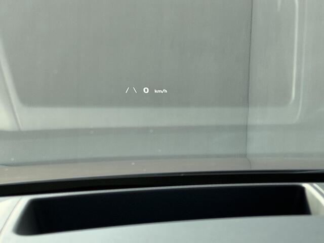 Hyundai IONIQ 5 Lounge 73kWh Automaat / Fabrieksgarantie tot 09-2027 / Dealer Onderhouden / 8 Jaar Batterij Garantie / Warmtepomp / HUD / BOSE / 360 Camera / Elektr. Stoelen / Stoel Verwarming / Stuurwiel Verwarming / Stoel Ventilatie / Dodehoek Detectie / Lederen Be