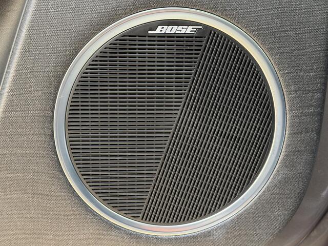 Hyundai IONIQ 5 Lounge 73kWh Automaat / Fabrieksgarantie tot 09-2027 / Dealer Onderhouden / 8 Jaar Batterij Garantie / Warmtepomp / HUD / BOSE / 360 Camera / Elektr. Stoelen / Stoel Verwarming / Stuurwiel Verwarming / Stoel Ventilatie / Dodehoek Detectie / Lederen Be